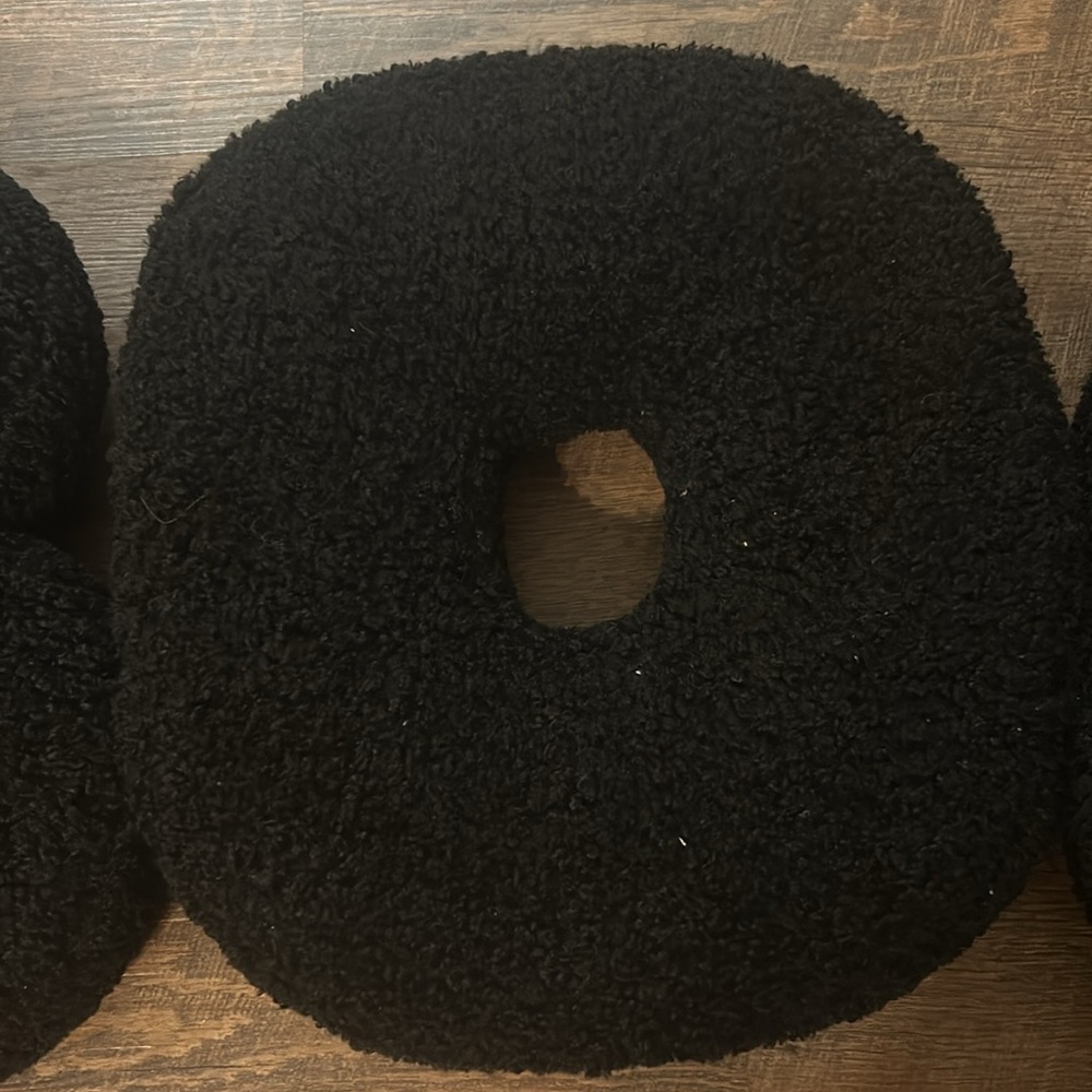 BOO 👻 pillows - Picture 3 of 4